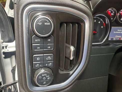 Used 2021 Chevrolet Silverado 2500 LT w/ Convenience Package image 15