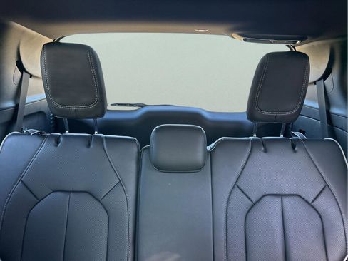 New 2026 Chrysler Pacifica Limited FWD image 11