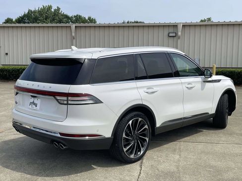 Used 2022 Lincoln Aviator Reserve w/ Equipment Group 201A AWD/4WD image 3