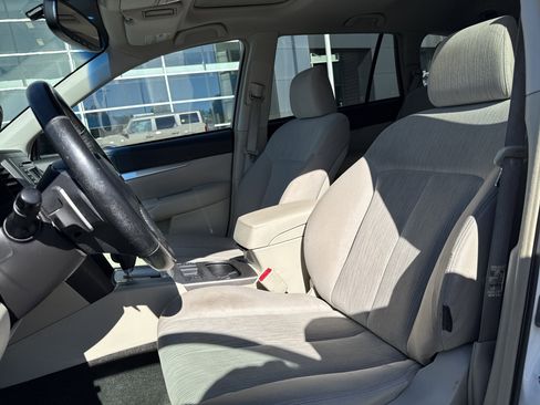 Used 2013 Subaru Outback 2.5i Premium AWD/4WD image 11