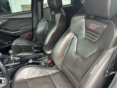 Used 2016 Ford Focus ST w/ Equipment Group 402A image 13