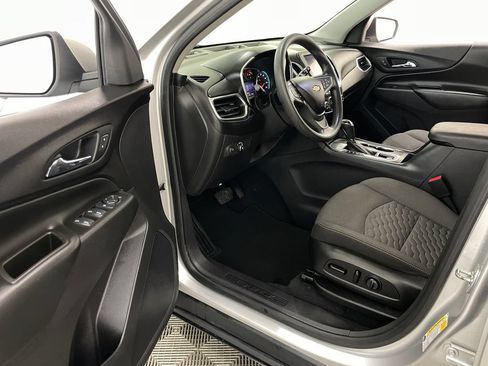 Used 2020 Chevrolet Equinox LT FWD image 19