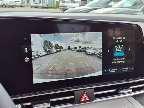 New 2025 Hyundai Elantra Limited image 16