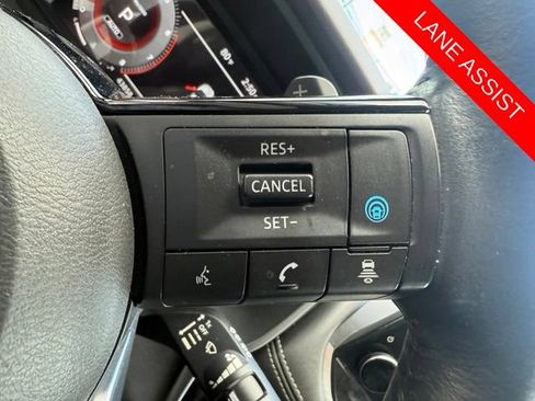 Used 2022 Nissan Rogue Platinum w/ Head-Up Display Package AWD/4WD image 32