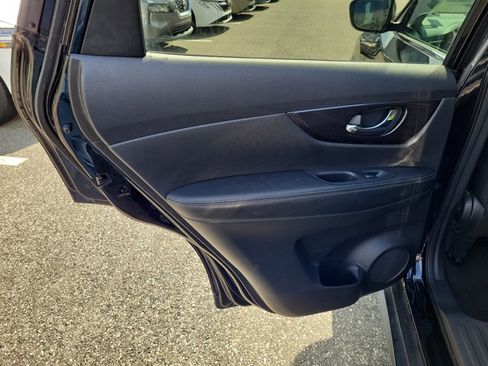 Used 2020 Nissan Rogue S w/ Special Edition Package FWD image 14