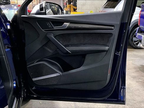 Used 2020 Audi SQ5 Premium Plus w/ Premium Plus Package image 21