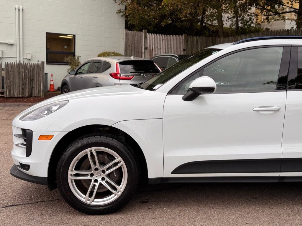 Used 2021 Porsche Macan AWD/4WD image 10