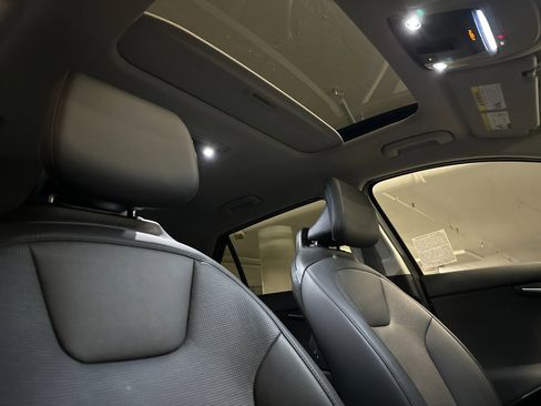 Certified 2026 Kia Niro SX Touring image 20