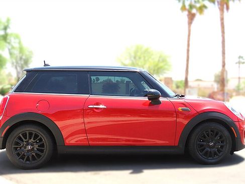 Used 2017 MINI Cooper 2-Door Hardtop FWD image 7