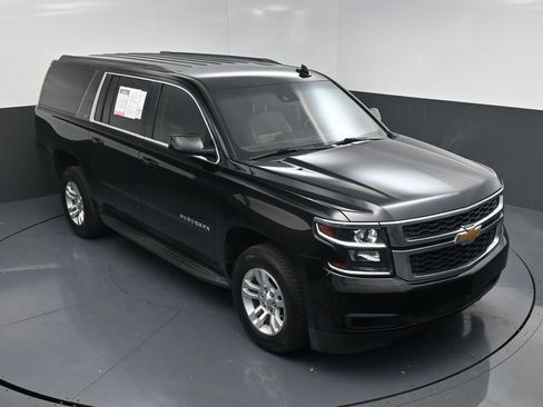 Used 2019 Chevrolet Suburban LT image 17