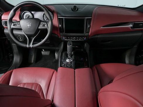 Certified 2022 Maserati Levante GT image 18