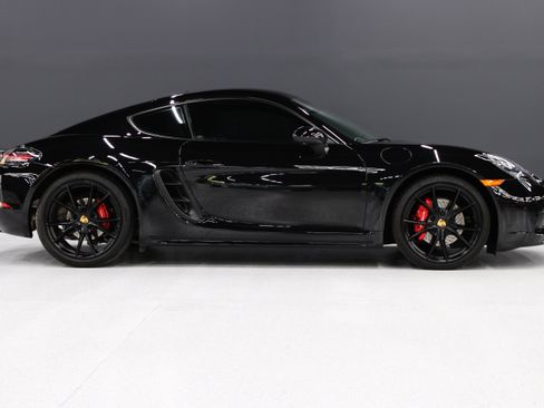 Used 2025 Porsche 718 Cayman S w/ Sportdesign Package RWD image 33