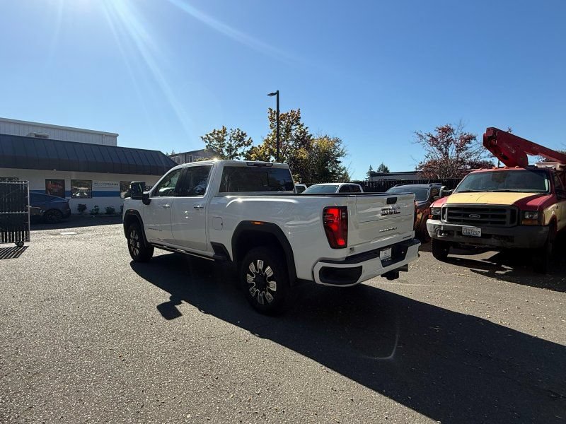 Used 2024 GMC Sierra 2500 Denali w/ Denali Reserve Package AWD/4WD image 18