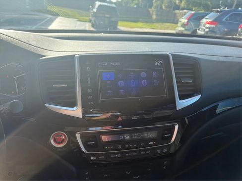 Used 2017 Honda Pilot Elite image 13