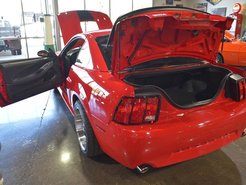Used 2004 Ford Mustang Mach 1 RWD image 14