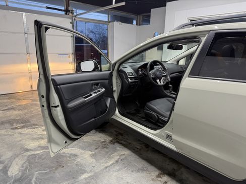 Used 2016 Subaru Crosstrek 2.0i Limited image 9