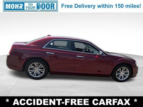 Used 2017 Chrysler 300 C RWD image 6
