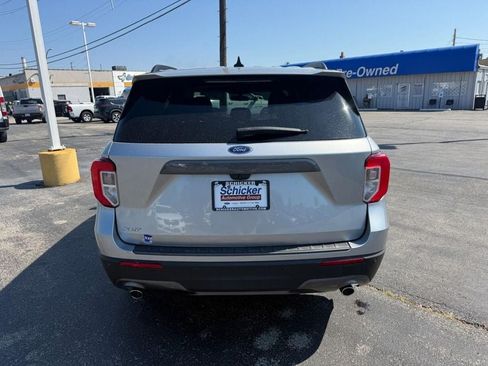 Used 2021 Ford Explorer XLT w/ Equipment Group 202A RWD image 9