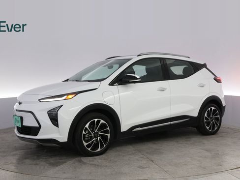 Used 2023 Chevrolet Bolt EUV Premier w/ Sun & Sound Package image 18