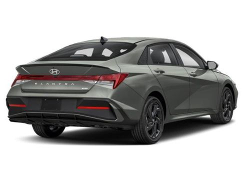Used 2026 Hyundai Elantra SEL FWD image 3