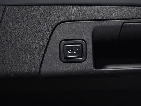 Used 2022 Buick Envision Essence w/ Technology Package I image 30