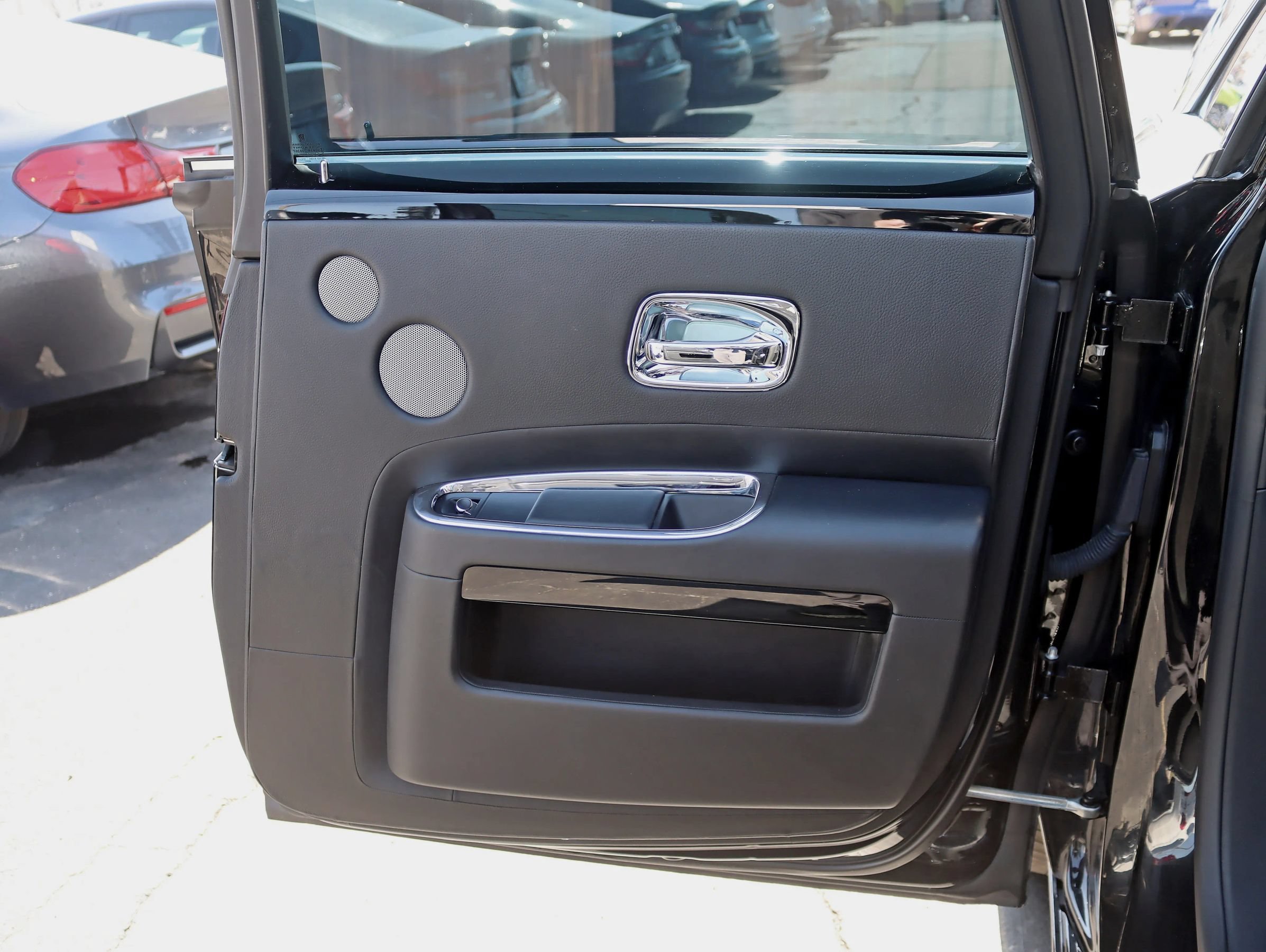 Used 2015 Rolls-Royce Ghost RWD image 45