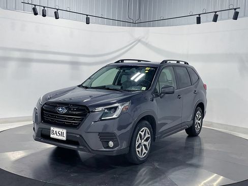 Used 2023 Subaru Forester Premium AWD/4WD image 9