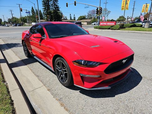 Used 2018 Ford Mustang Coupe w/ Equipment Group 101A RWD image 4