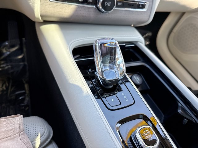 Certified 2024 Volvo XC90 T8 Ultimate w/ Protection Package AWD/4WD image 25