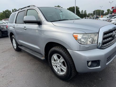 Used 2014 Toyota Sequoia SR5 AWD/4WD image 12