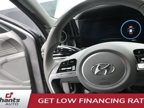 Used 2023 Hyundai Elantra SEL w/ Convenience Package FWD image 16