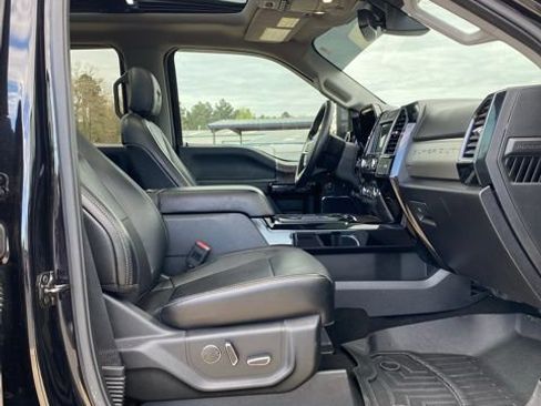 Used 2019 Ford F250 Lariat w/ Lariat Ultimate Package AWD/4WD image 13