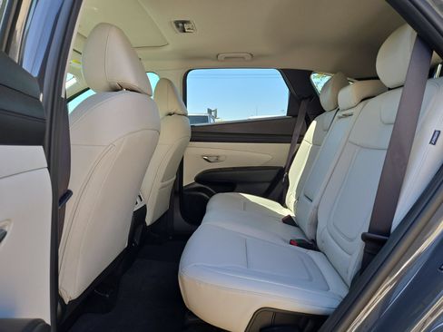 Used 2025 Hyundai Tucson SEL FWD image 13