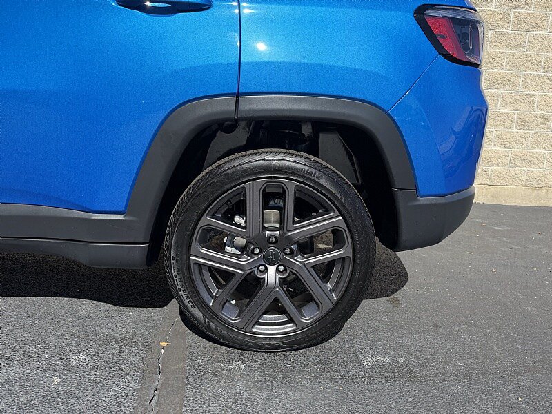 Used 2025 Jeep Compass Limited w/ Sun & Sound Group AWD/4WD image 10