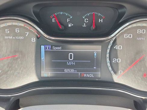 Used 2018 Chevrolet Cruze Premier FWD image 11