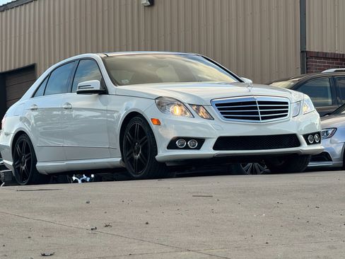 Used 2010 Mercedes-Benz E 350 4MATIC Sedan image 5