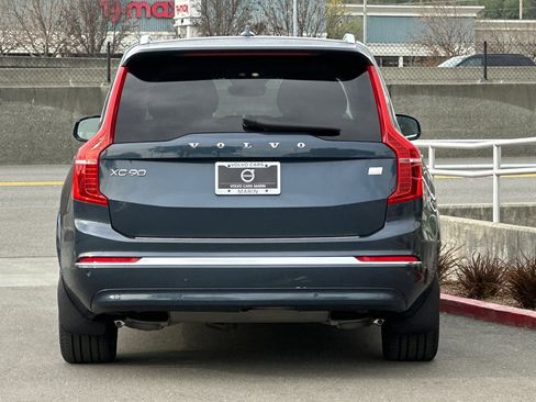 Certified 2023 Volvo XC90 T8 Ultimate w/ Lounge Package image 8