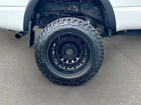 Used 2023 Nissan Titan PRO-4X w/ Pro-4x Convenience Package AWD/4WD image 30