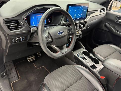 Certified 2023 Ford Escape ST-Line w/ Tech Pack #1 AWD/4WD image 3