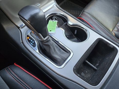 Used 2020 Jeep Grand Cherokee Laredo image 17