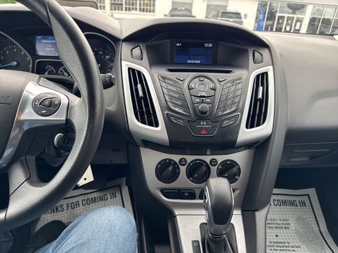 Used 2014 Ford Focus SE FWD image 18