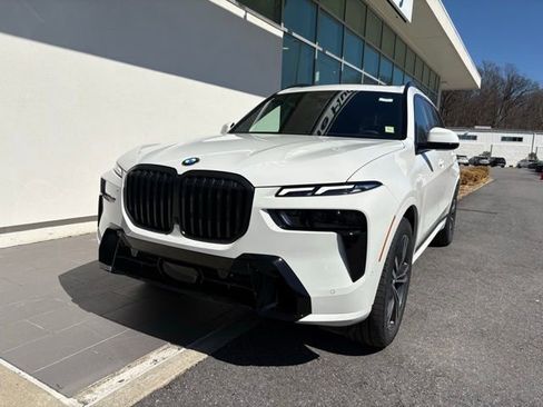 New 2026 BMW X5 xDrive40i w/ Premium Package image 3