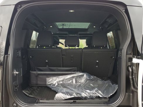 New 2026 Land Rover Defender 110 S image 32