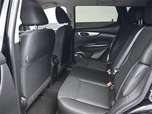 Used 2021 Nissan Rogue Sport S image 9