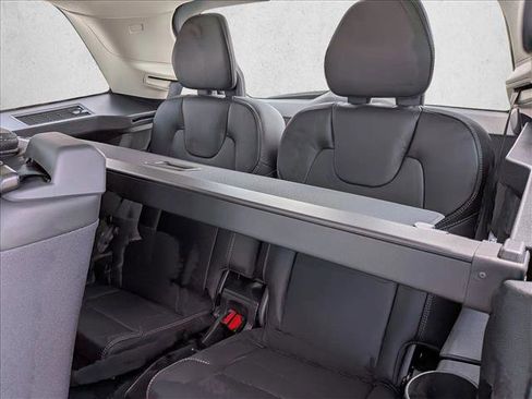 New 2026 Volvo XC90 T8 Ultra w/ Lounge Package AWD/4WD image 18