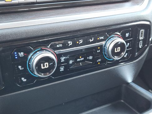 Used 2025 GMC Sierra 1500 SLT image 23