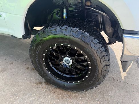 Used 2019 Ford F350 Platinum w/ Platinum Ultimate Package AWD/4WD image 16