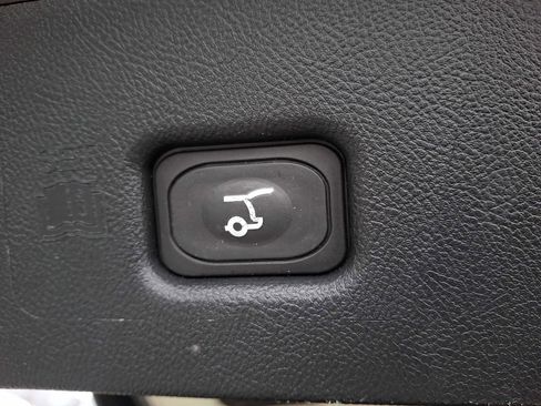 Used 2023 Lincoln Nautilus AWD w/ Premium Package image 25