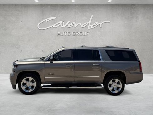 Used 2017 Chevrolet Suburban LT w/ LT Signature Package RWD image 13