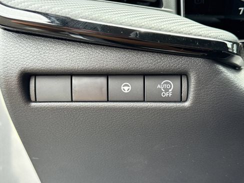 New 2026 Nissan Kicks SR FWD image 12